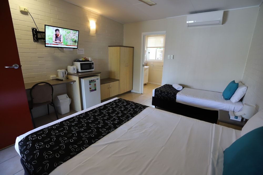 Tropic Coast Motel 2