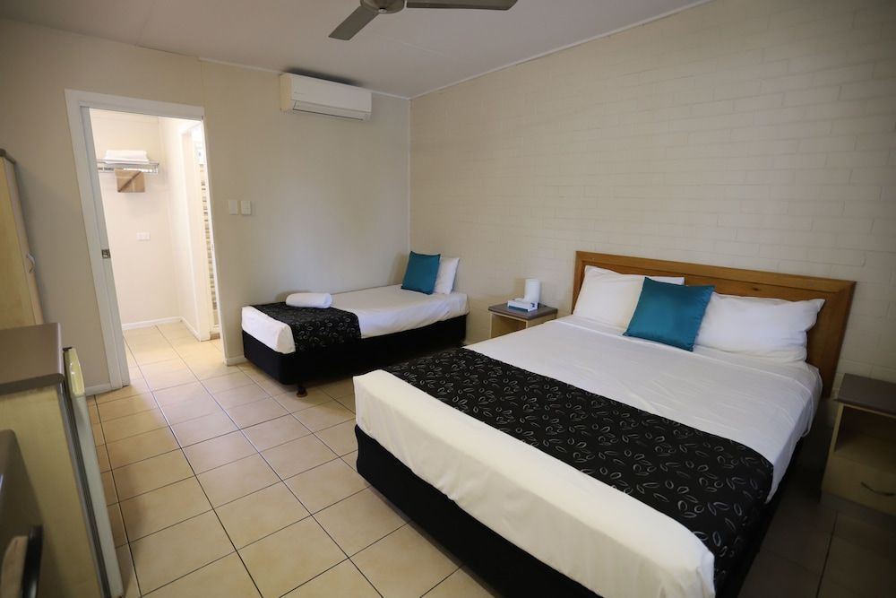 Tropic Coast Motel 3