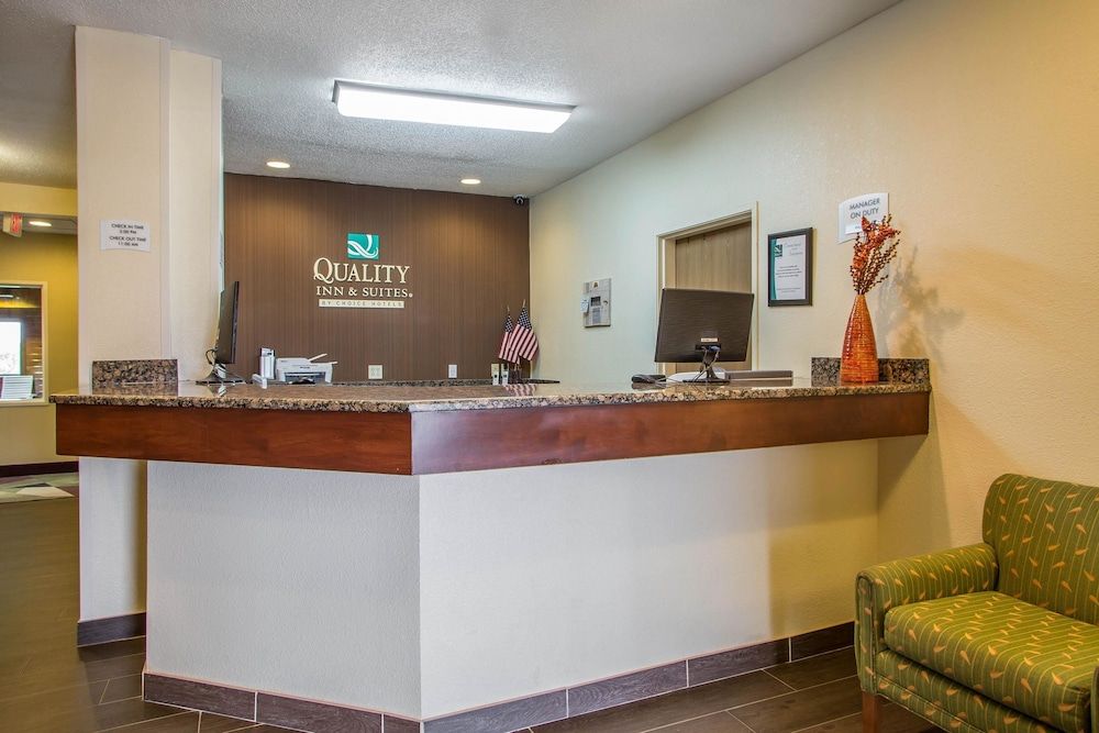 Quality Inn & Suites Bloomington I-55 and I-74 2