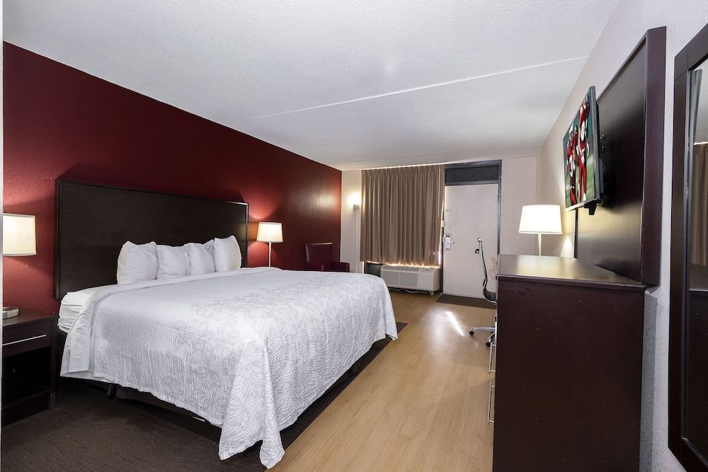 Red Roof Inn PLUS+ Huntsville - Madison 3