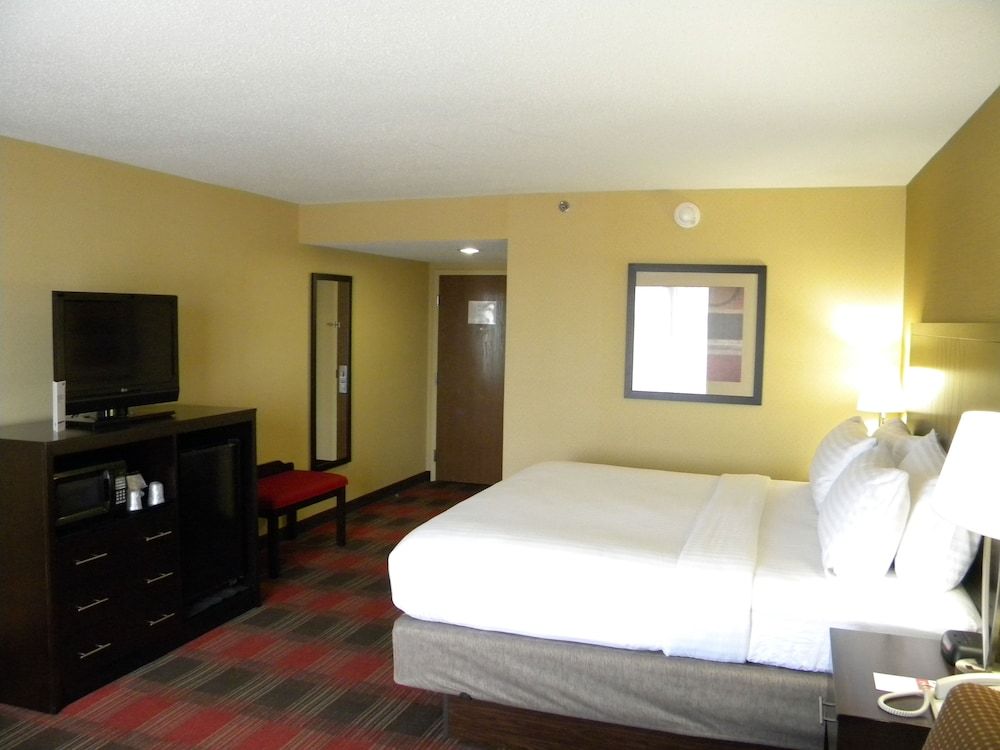 Holiday Inn Express Hotel & Suites Bowling Green by IHG 3