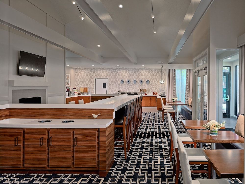 Sonesta Simply Suites Cleveland Airport 3