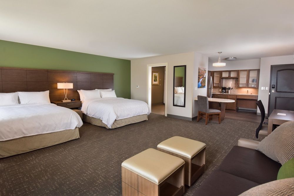 Staybridge Suites Wisconsin Dells - Lake Delton by IHG 3