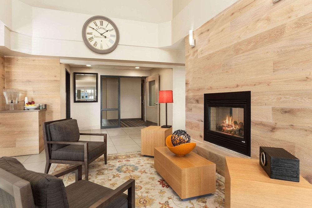 Country Inn & Suites by Radisson, Eagan, MN 2