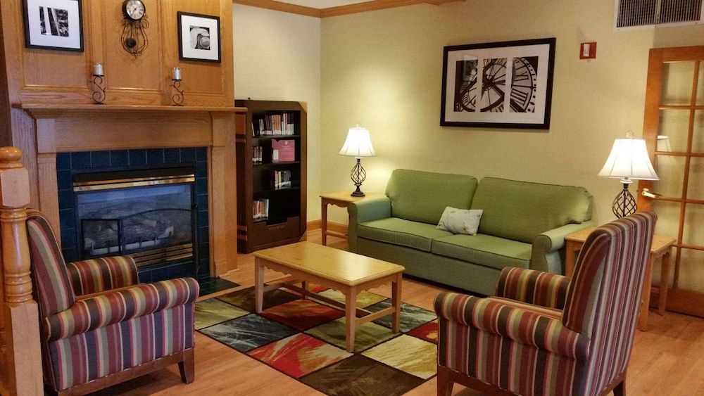 Country Inn & Suites by Radisson, Bloomington-Normal West, IL 2