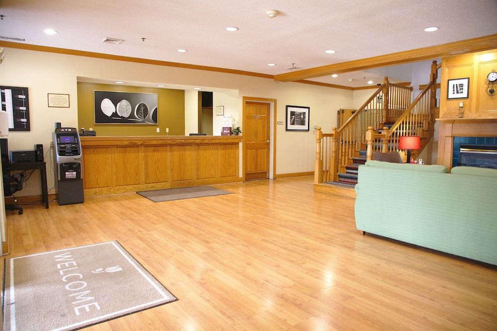 Country Inn & Suites by Radisson, Bloomington-Normal West, IL 3
