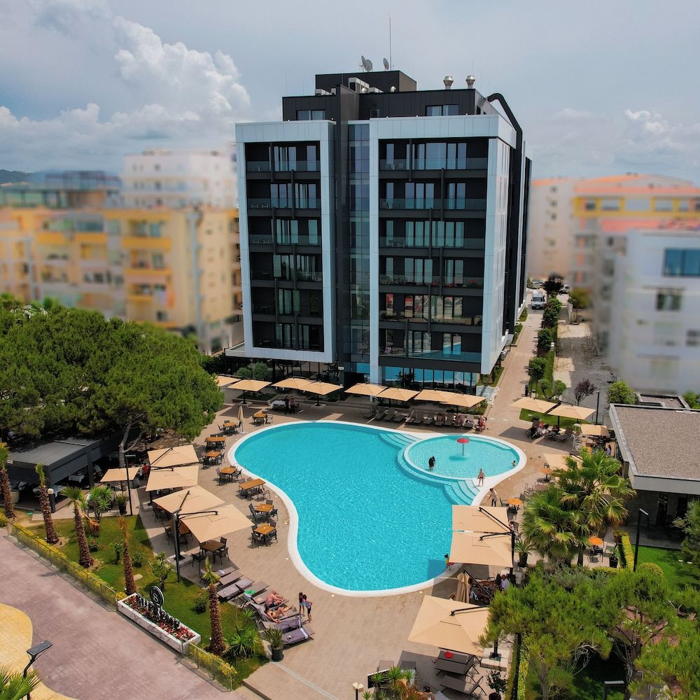 Supreme Hotel & Spa 5 estrelas em Golem