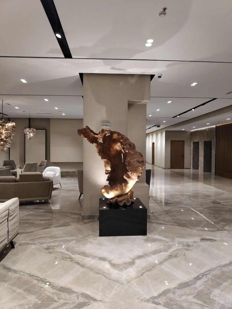 Supreme Hotel & Spa 2