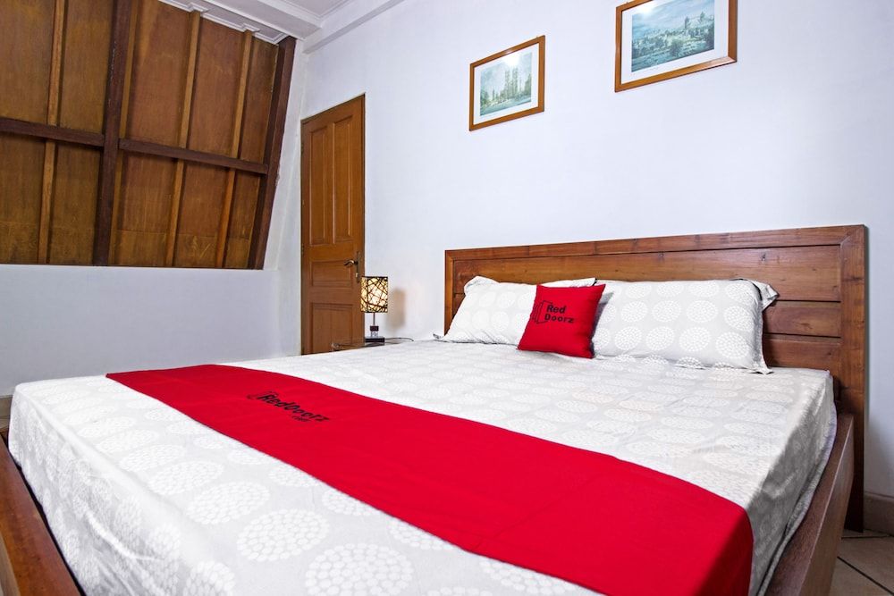 RedDoorz Plus near Parahyangan University -1 estrellas en Bandung