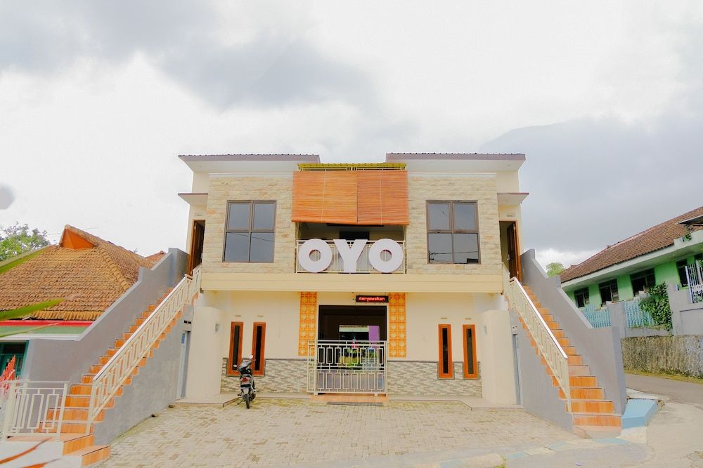 Hotel O Queen Homestay