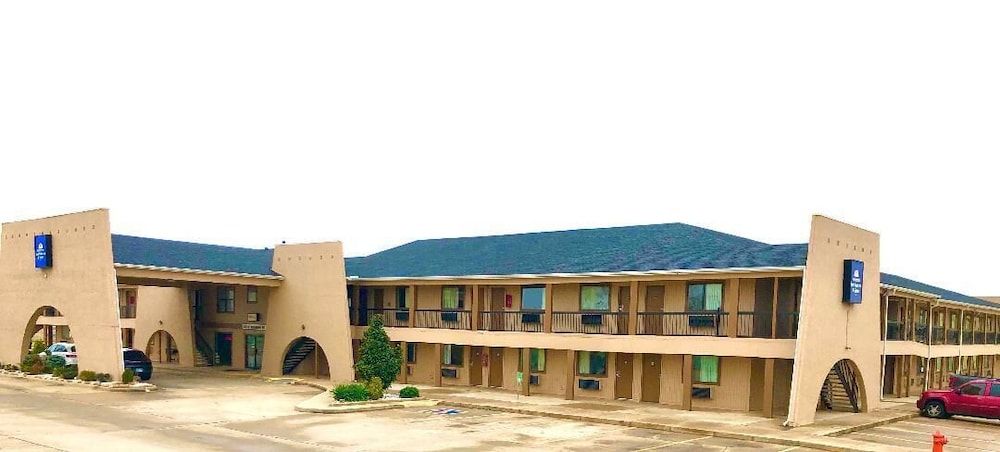 Americas Best Value Inn & Suites Yukon Oklahoma City 2 estrellas en Oklahoma City
