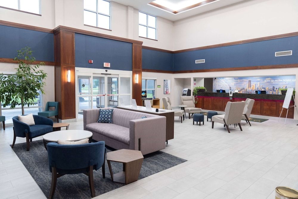 La Quinta Inn & Suites by Wyndham Bannockburn-Deerfield 3
