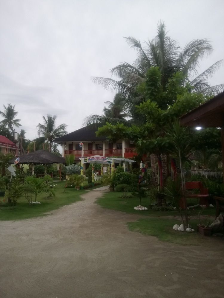 Sunshine Paradise Inn -1 estrellas en Bantayan Island