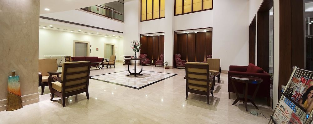 The Golden Plaza Hotel & Spa 3