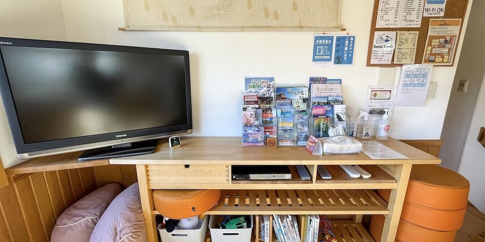 Lodge Orange Cabin 3