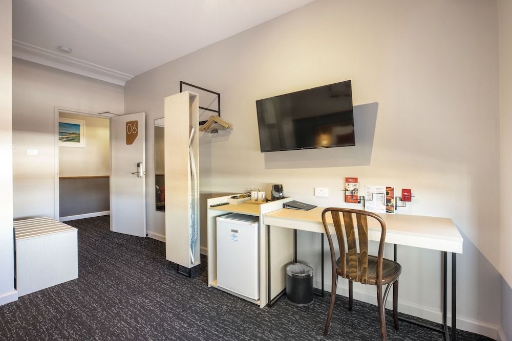 Nightcap at Ocean Beach Hotel 3