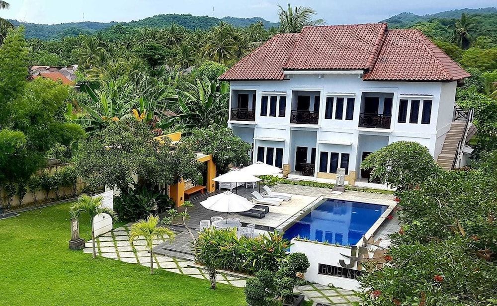 JM Hotel Kuta Lombok -1 estrellas en Kuta