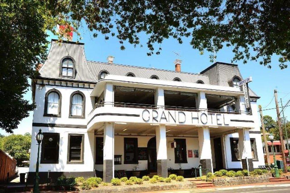 Healesville Grand Hotel