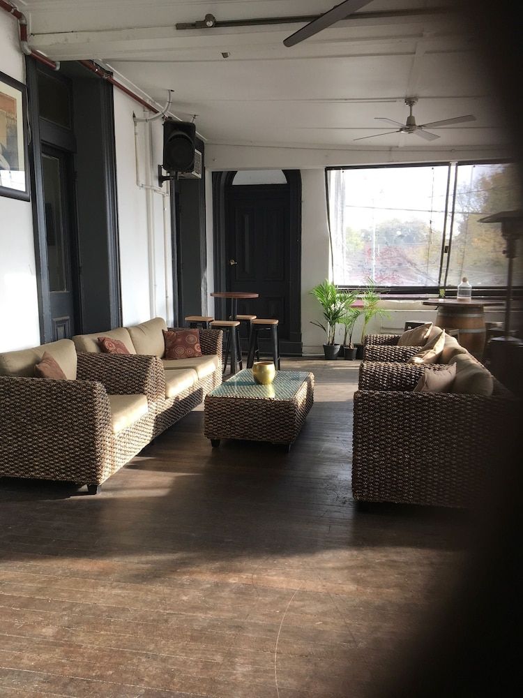 Healesville Grand Hotel 3