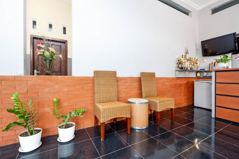 Hotel O Solo Point Guest House Syariah 2