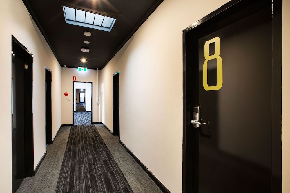 Nightcap at St Albans Hotel 2