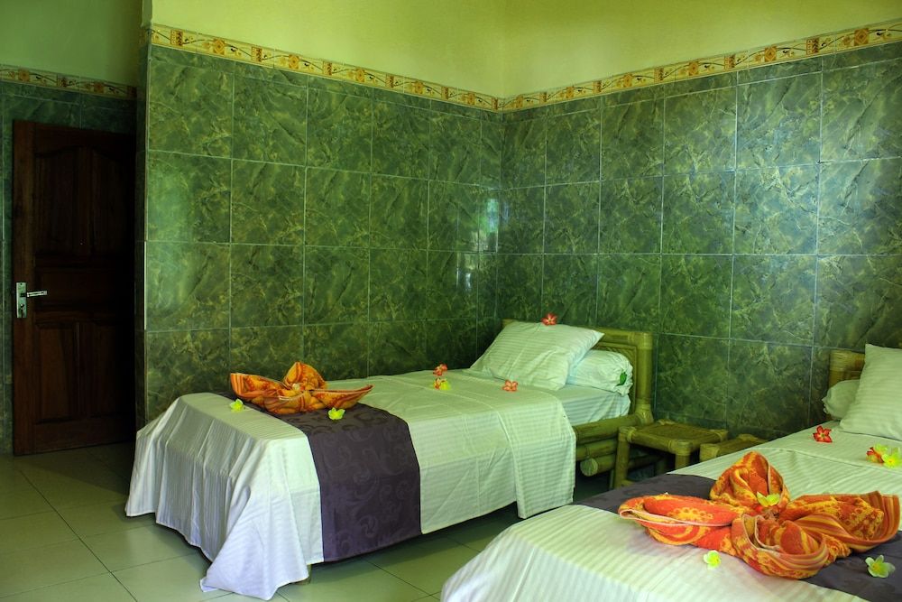 Krisna Bungalows & Restaurant 2