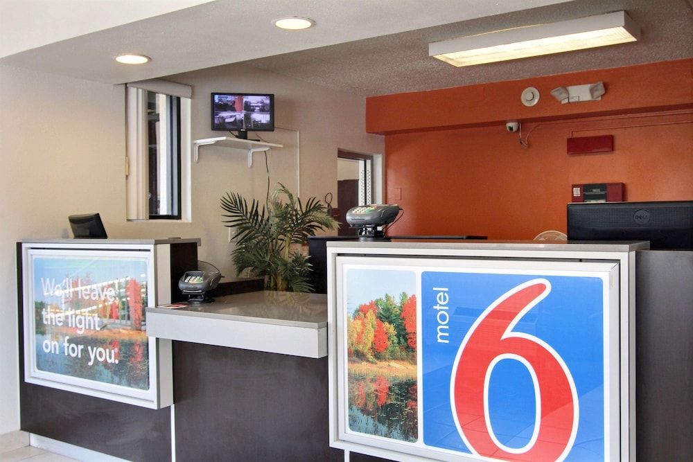 Motel 6 Middleburg Heights, OH - Cleveland 3