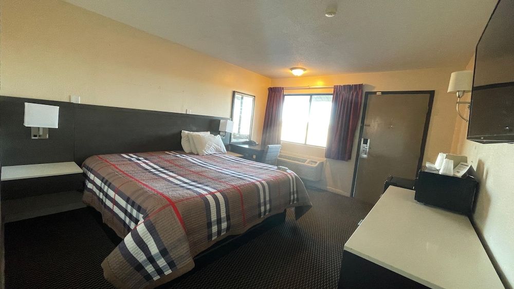 Regal Motel in Las Vegas, New Mexico 3