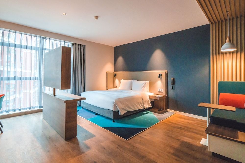 Holiday Inn Express Pengzhou Downtown by IHG 3