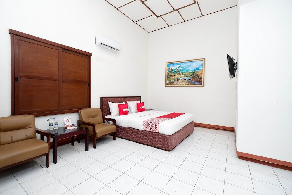 Super OYO Capital O 1644 Hotel Griya Kencana