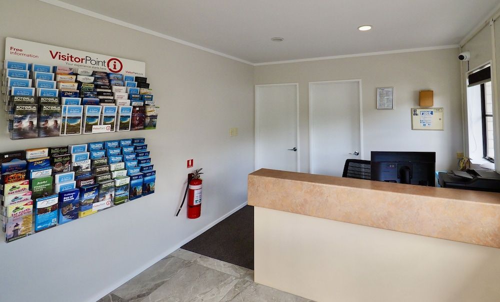 Bk's Pohutukawa Lodge 2