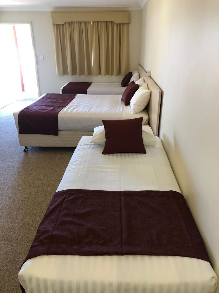 Overlander Motor Lodge 3