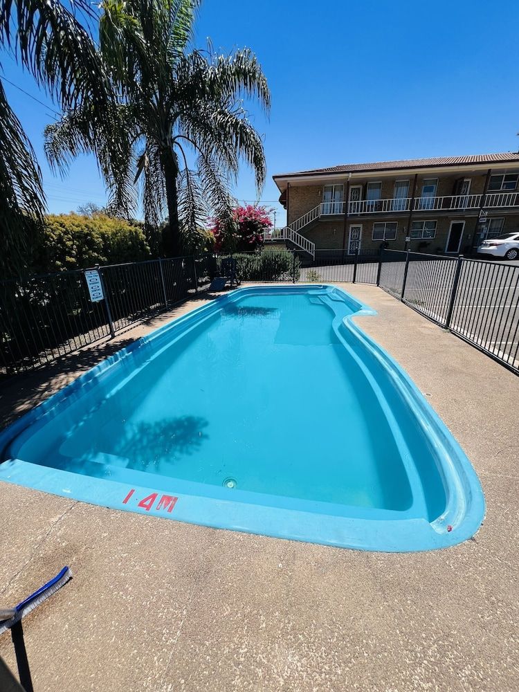 Overlander Motor Lodge