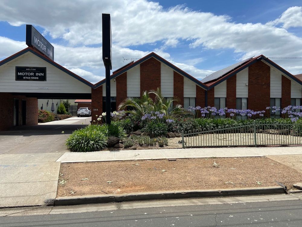 Melton Motor Inn & Apartments