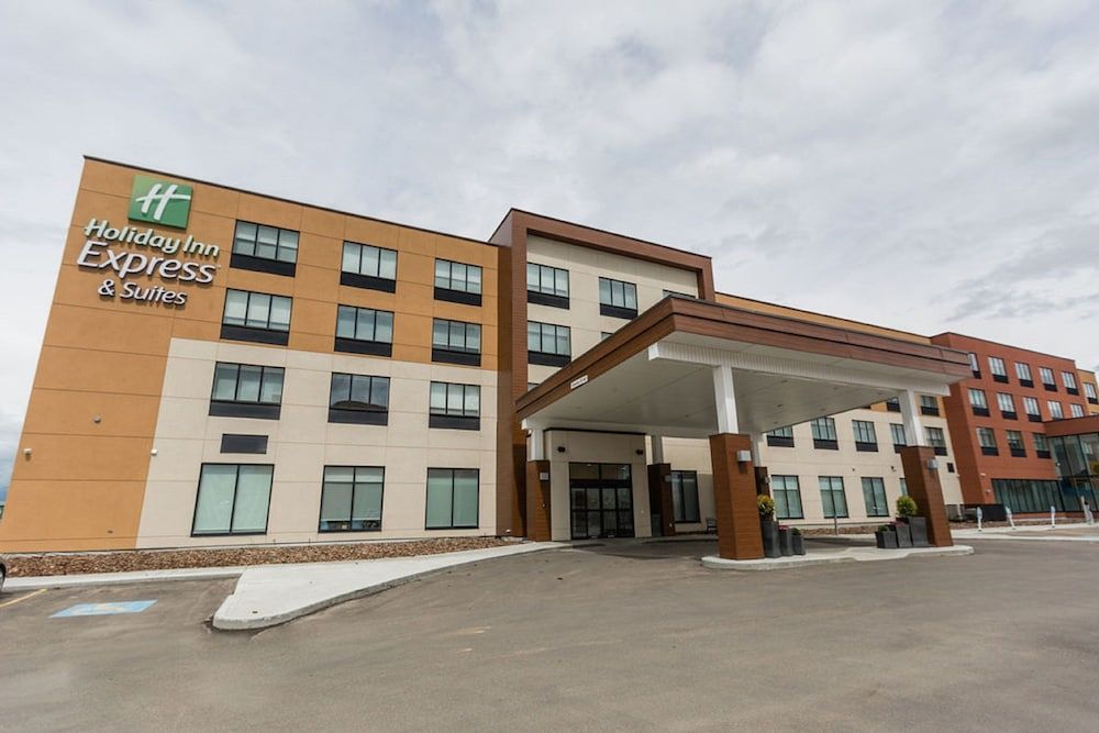 Holiday Inn Express & Suites Edmonton N - St. Albert by IHG