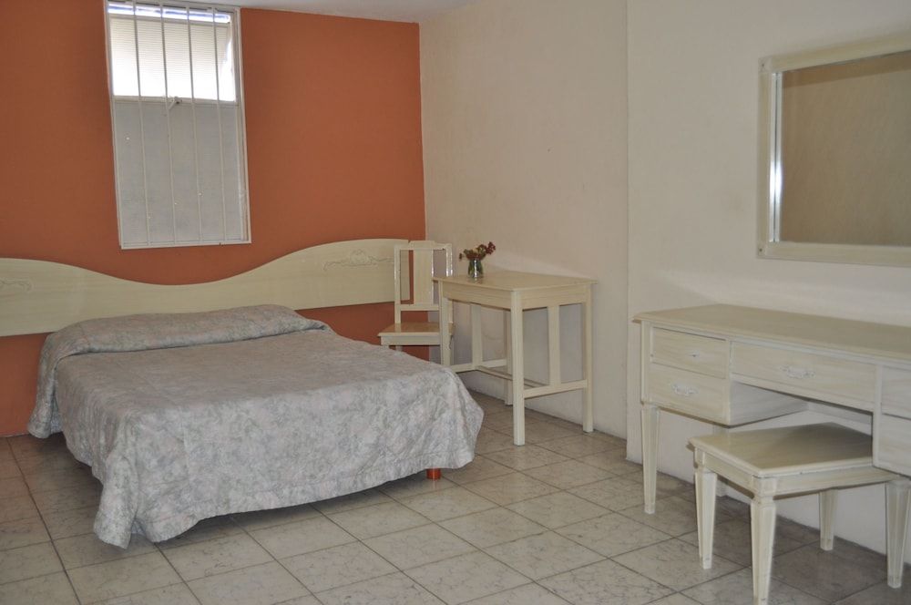 Hotel Metropolitan II 2