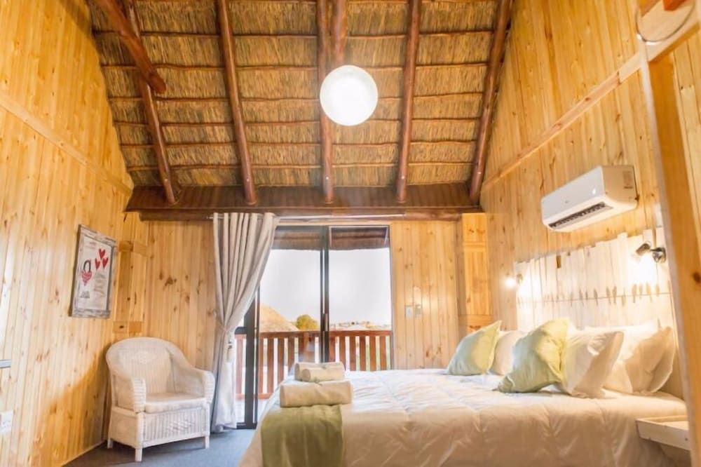 Kalahari Lion's Rest 2