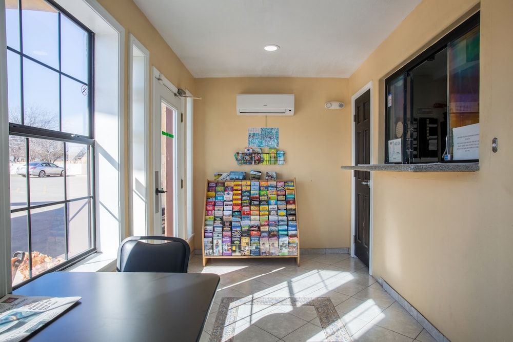 Pinn Road Inn and Suites 2