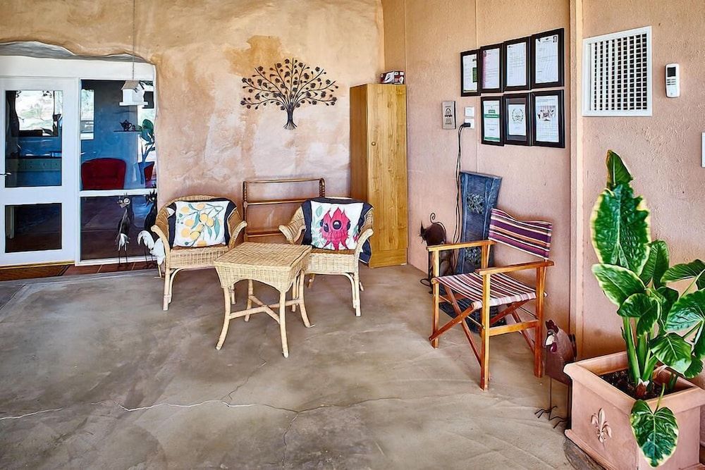 Underground Bed and Breakfast 2