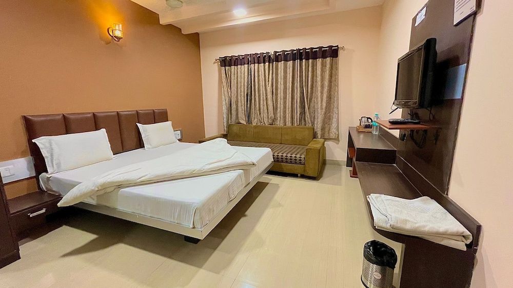 Hotel Ashapura Palace by Sky Stays 3