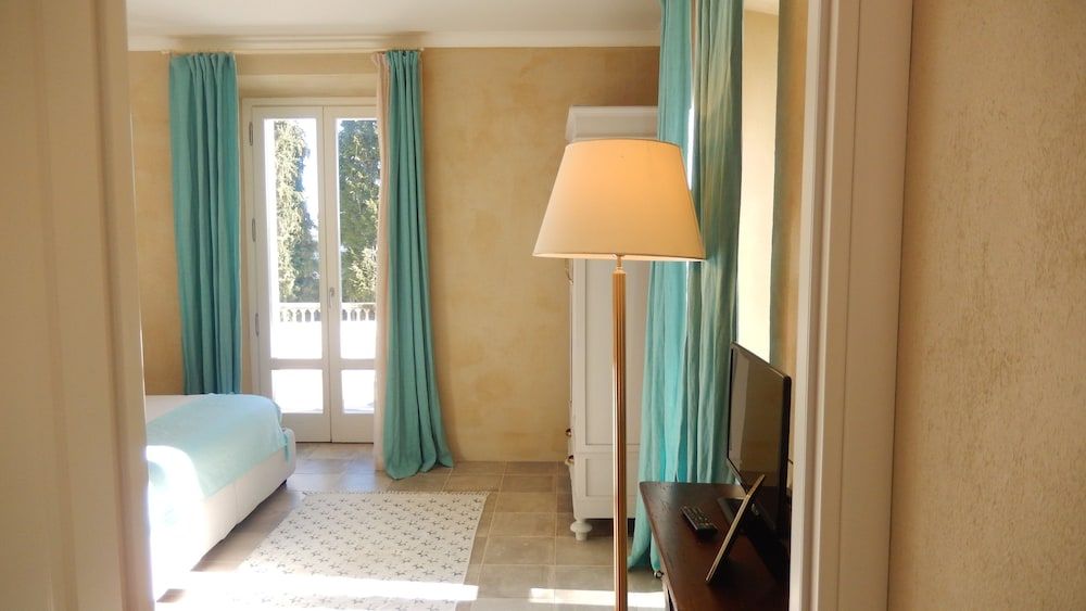 White Lilac romantic B&B adults only 2