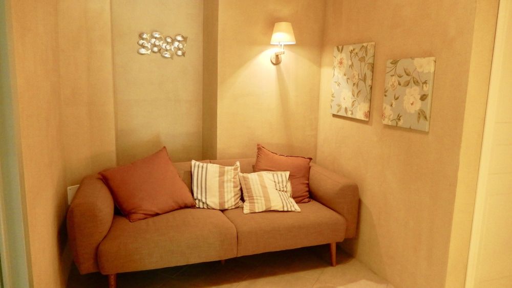 White Lilac romantic B&B adults only 1