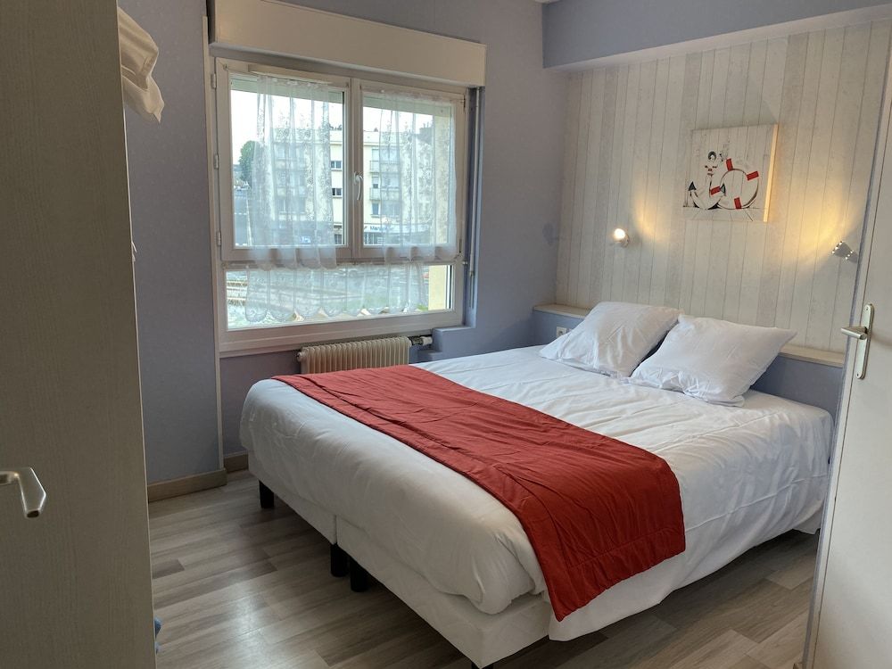 Hotel De Bretagne - Fougeres 3