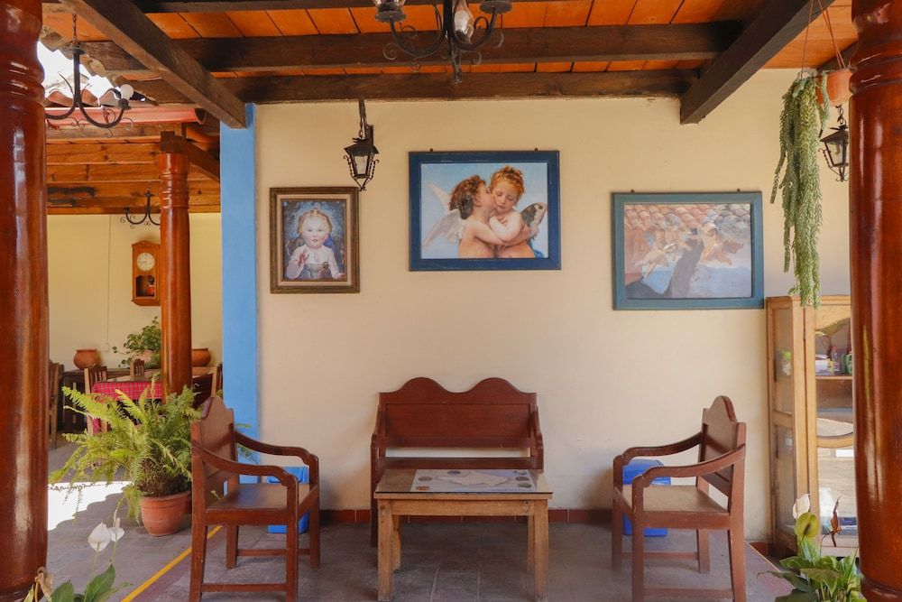 Mesón de los Ángeles 2