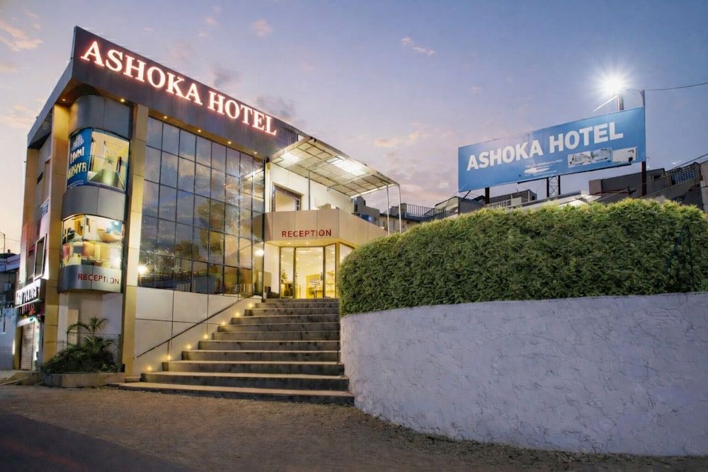 HOTEL ASHOKA (Nakki lake - 450 metres)