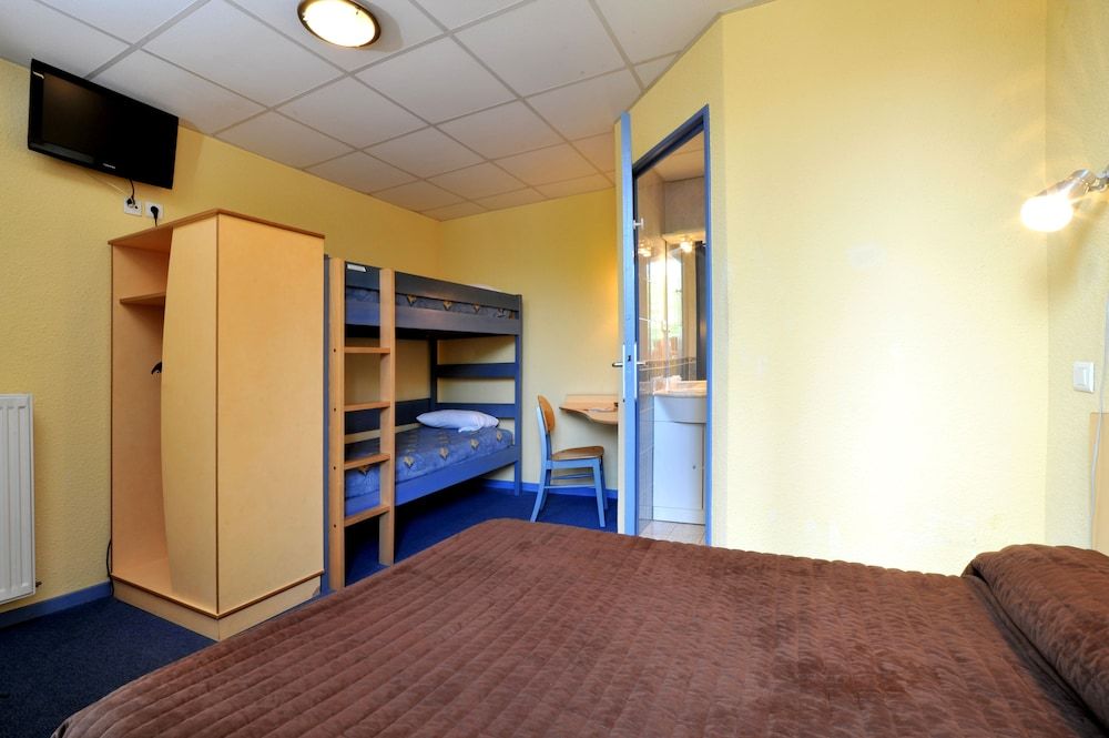 Hôtel & Résidence Avermes 2