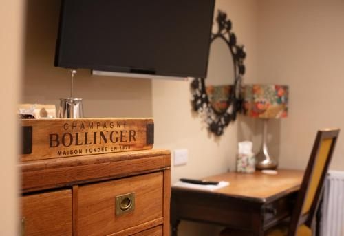 The Pheasant Public House & Hotel 2