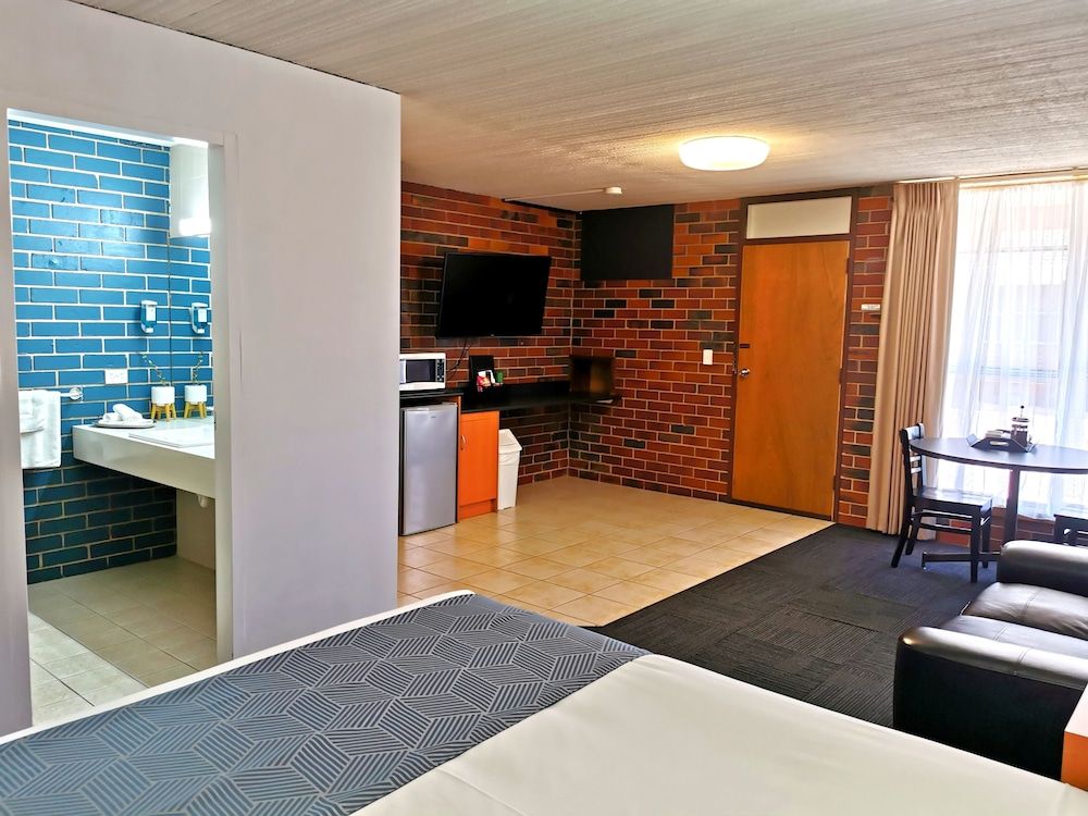 Townhouse Motor Inn 3