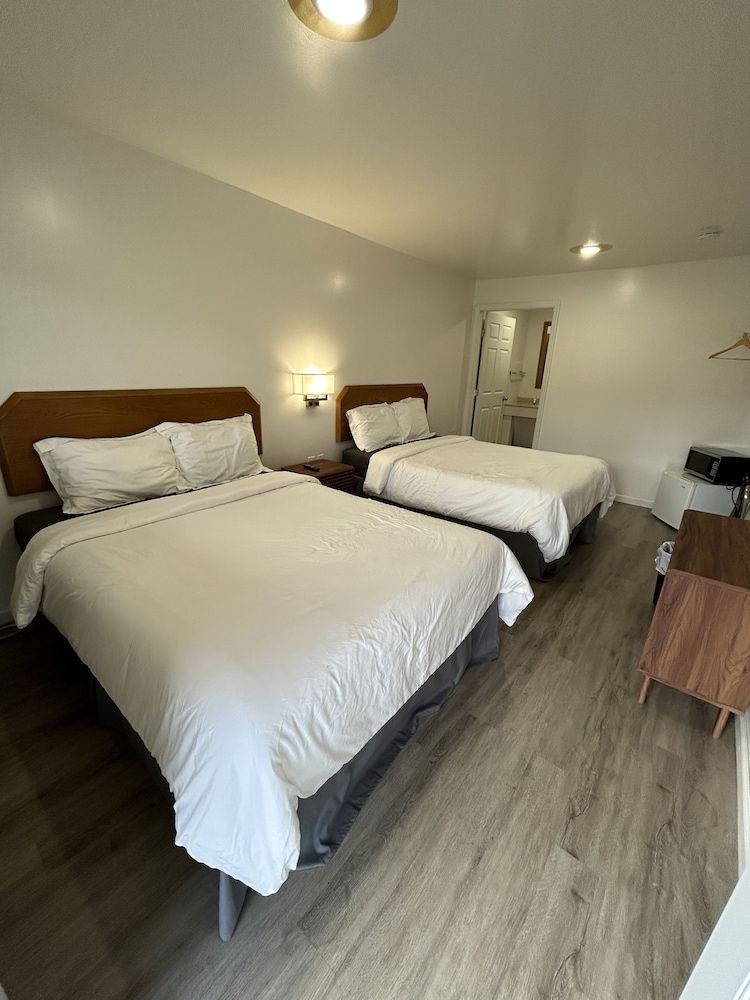 Lake View Inn 2