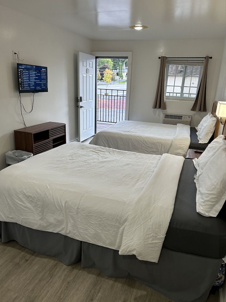 Lake View Inn 3